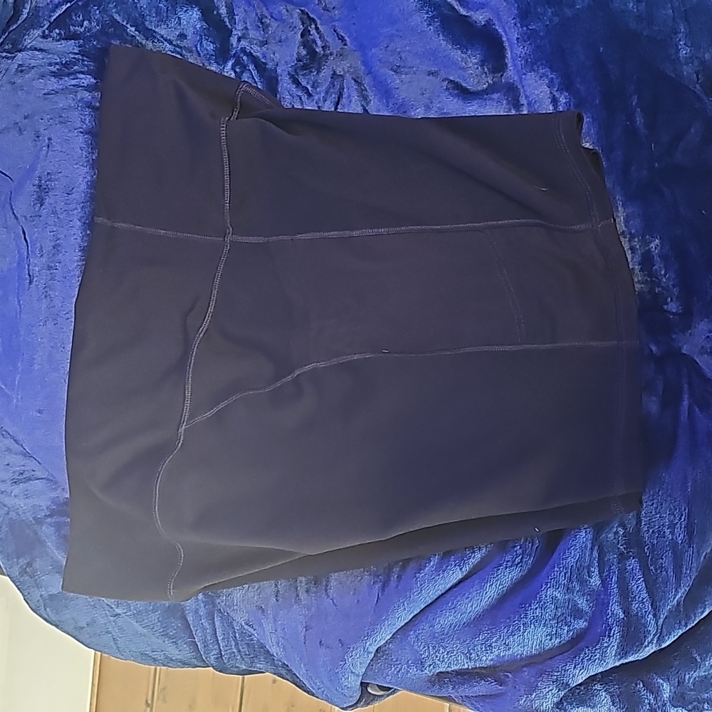 NWOT Fabletics Powerhold 6" bike short